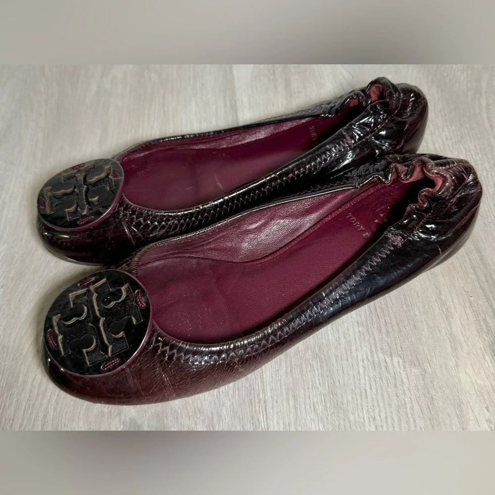 Tory Burch Dark Brown Patent Leather Ballet Flats Embossed Logo Size‎ 7